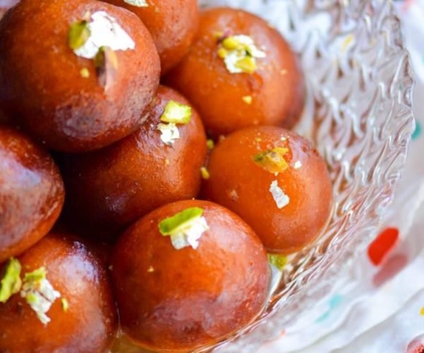 indian-gulab-jamun-chefdehome-6
